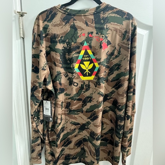 New with tags Volcom anti-UV long sleeve - Picture 2 of 4